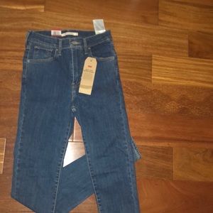 Levi’s mile high skinny jeans.